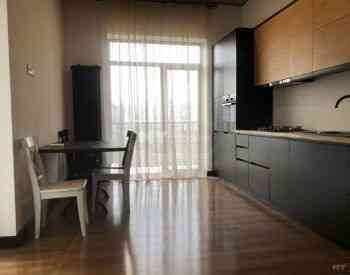 ქირავდება 3 ოთახიანი ბინა 150მ² 5/7 სართ თბილისი