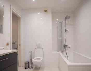 ქირავდება 3 ოთახიანი ბინა 150მ² 12/20 სართ თბილისი