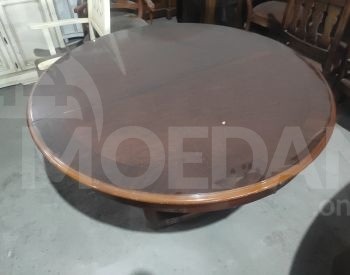 Стол в гостиной Тбилиси - изображение 1