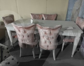 Стол в гостиной Тбилиси - изображение 1