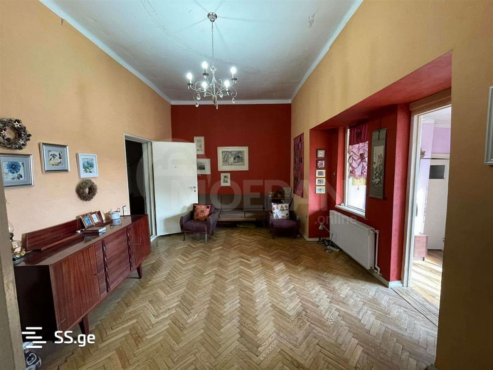 იყიდება 4 ოთახიანი ბინას 135მ² 2/3 სართ თბილისი - photo 1