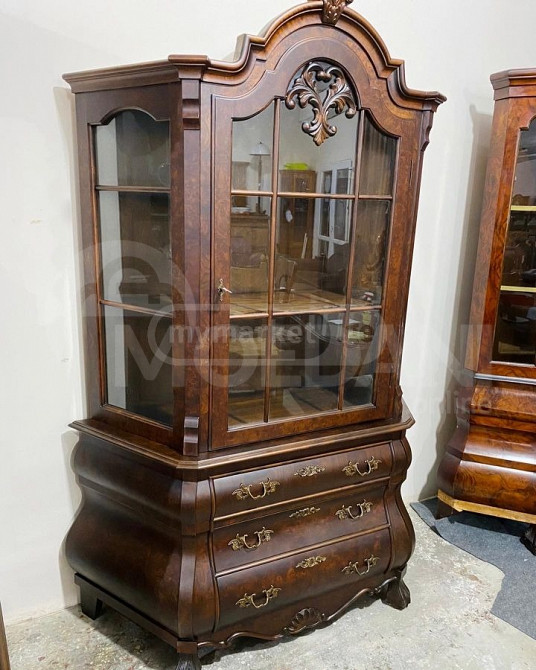 A walnut display case Tbilisi - photo 2