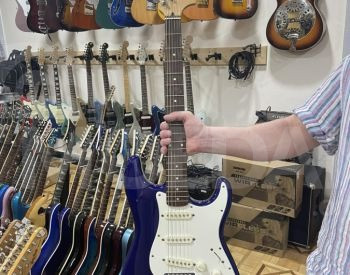 Электрогитара Squier Strat Синяя электрогитара Тбилиси - изображение 2