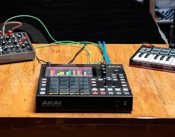 Akai MPC One Автономный центр музыкального производства DJ Sample Тбилиси - изображение 5