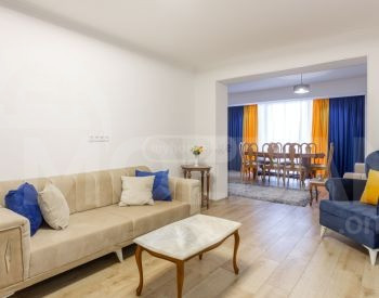 Apartments For Rent three-room 100м² 3/5 floor Tbilisi - photo 1