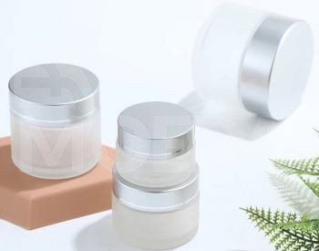 20 мл мутно-белого стекла. Баночка для косметики Тбилиси - изображение 1