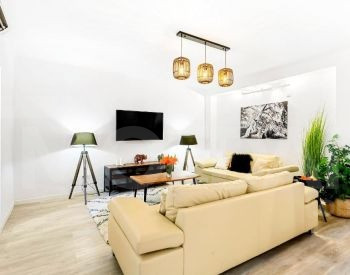 Apartments For Rent five-room 220м² 4/6 floor Tbilisi - photo 2