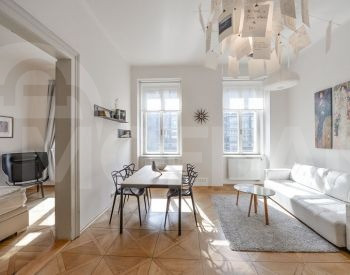 Apartments For Rent five-room 218м² 4/5 floor Tbilisi - photo 4