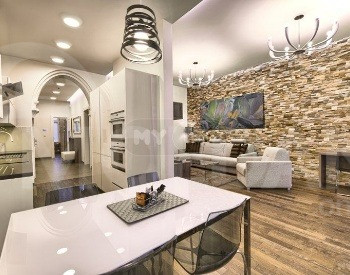 Apartments For Rent five-room 225м² 4/6 floor Tbilisi - photo 2