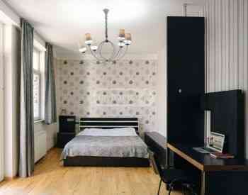 Продам 5-комн. квартиру 260м² 1/5 эт. Тбилиси