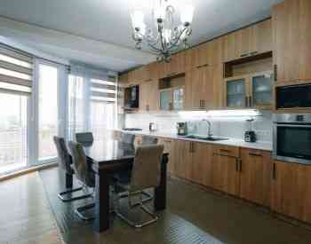 Продам 5-комн. квартиру 260м² 1/5 эт. Тбилиси