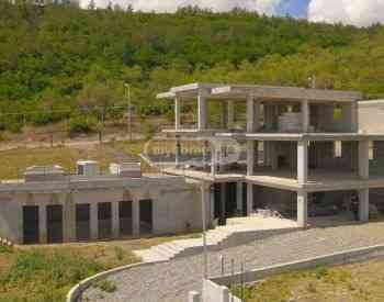 იყიდება ახალი გარემონტებული სახლი ნუცუბიძის ფერდობზე Тбилиси