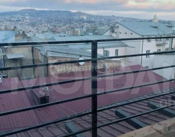 ქირავდება 2 ოთახიანი ბინა 70მ² 3/3 სართ თბილისი - photo 1