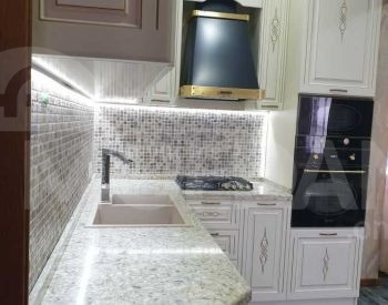 Продам 4-комн. квартиру 105м² 6/8 эт. Тбилиси - изображение 1