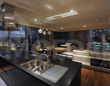 Сдам 4-комн. квартиру 150м² 11/11 эт. Тбилиси - изображение 1