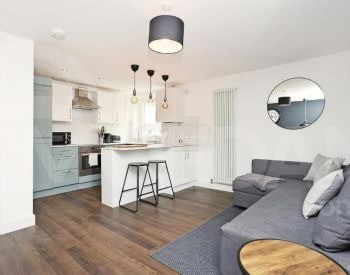 ქირავდება 2 ოთახიანი ბინა 75მ² 4/5 სართ თბილისი - photo 1