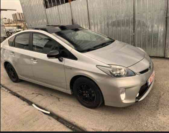 Toyota Prius 2015 თბილისი