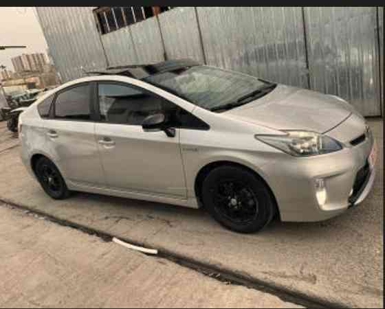 Toyota Prius 2015 თბილისი