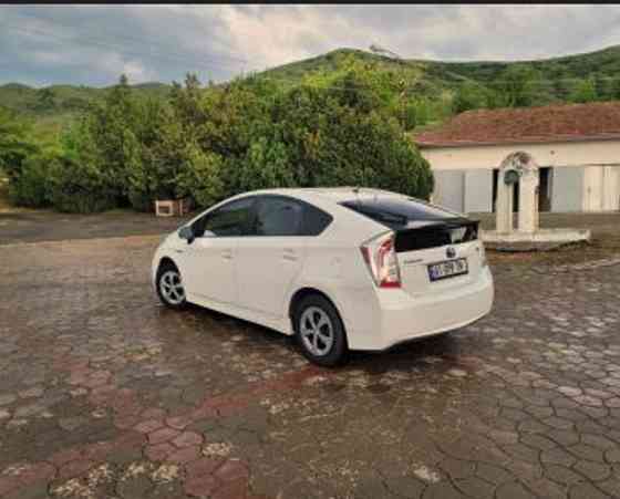 Toyota Prius პ 2013 თბილისი