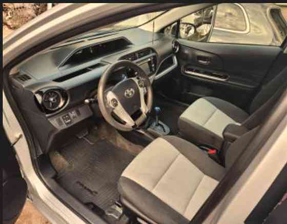 Toyota Prius C 2015 თბილისი