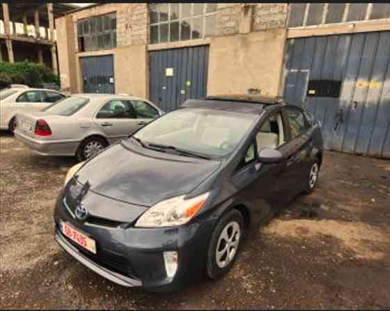 Toyota Prius panorama 2014 თბილისი