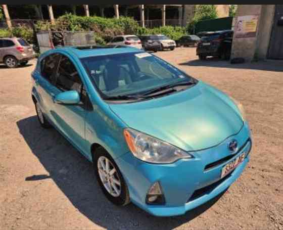 Toyota Prius C 2014 თბილისი