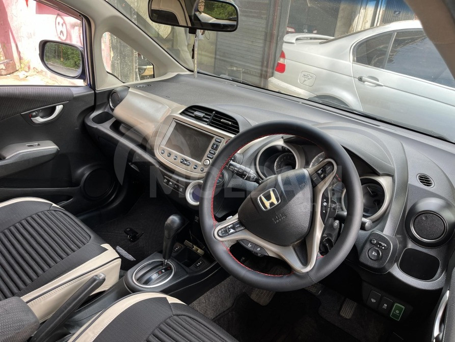 Honda Fit 2011 Тбилиси - изображение 7