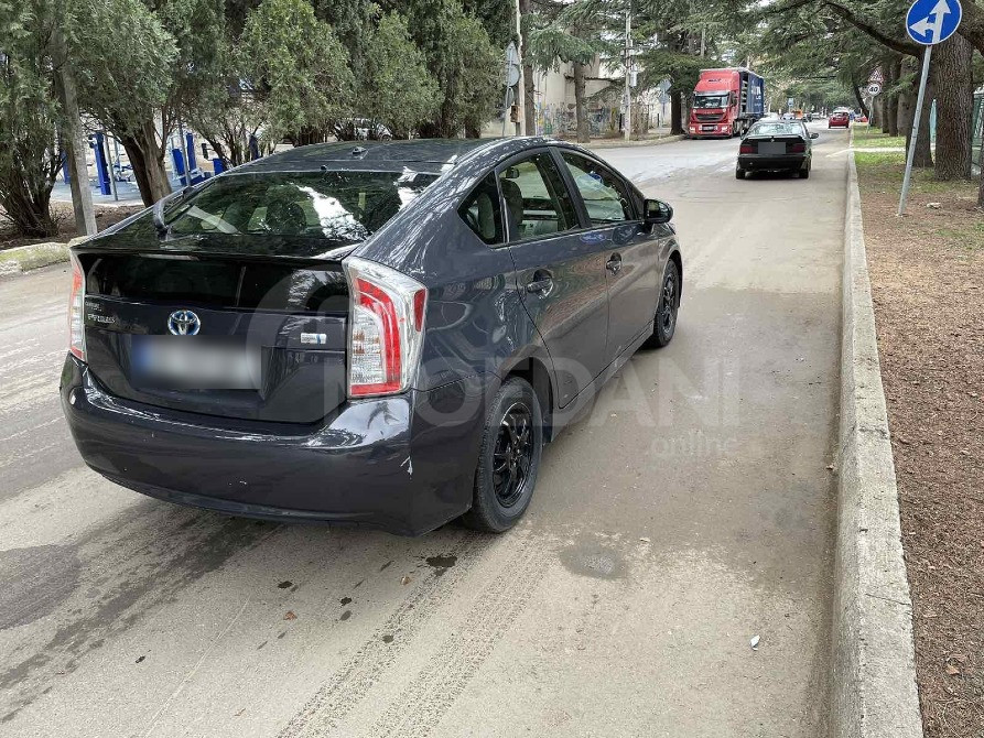 Toyota Prius 1.8L 2012 Тбилиси - изображение 2