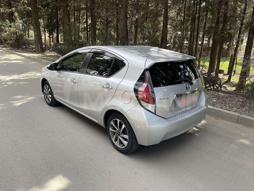 Toyota Aqua 1.5L 2017 Тбилиси - изображение 9