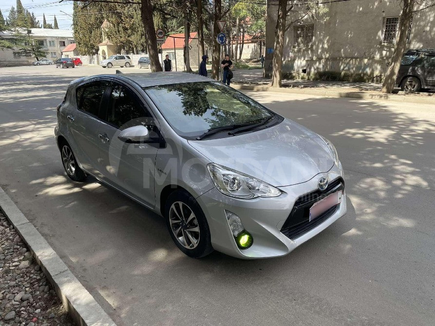Toyota Aqua 1.5L 2017 Тбилиси - изображение 1