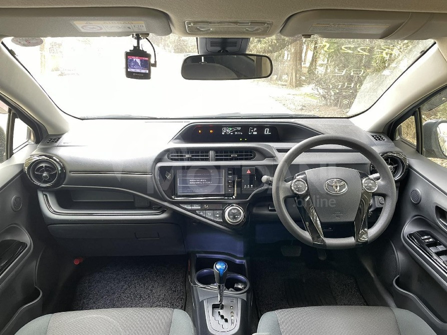 Toyota Aqua 1.5L 2017 Тбилиси - изображение 8