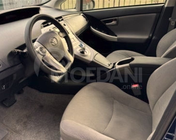 Toyota Prius 1.8L 2014 Тбилиси - изображение 8
