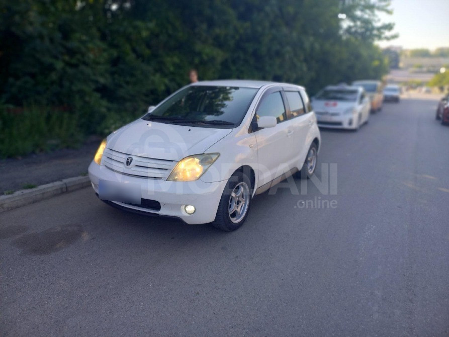 Toyota Ist 1.3L 2004 Тбилиси - изображение 1