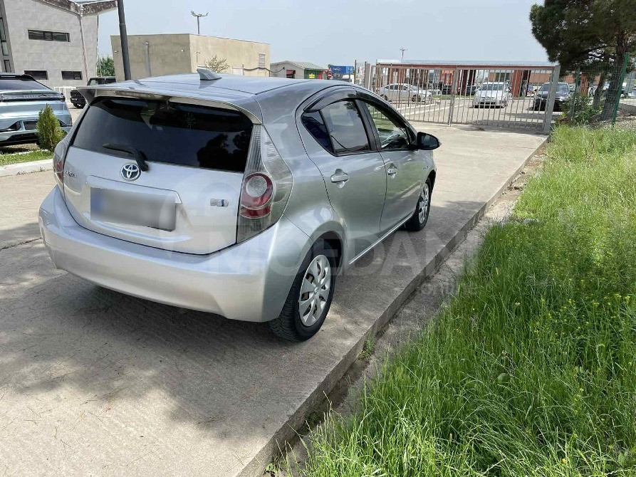 Toyota Aqua 1.5L 2013 Тбилиси - изображение 2