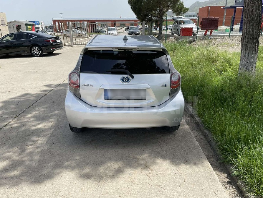 Toyota Aqua 1.5L 2013 Тбилиси - изображение 3