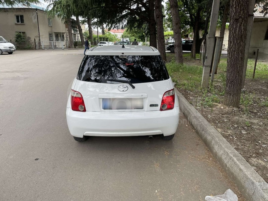 Toyota Ist 1.3L 2006 Тбилиси - изображение 6