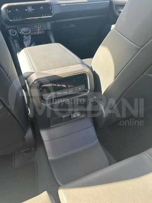 Toyota Land Cruiser Prado 2.4L 2024 Тбилиси - изображение 13