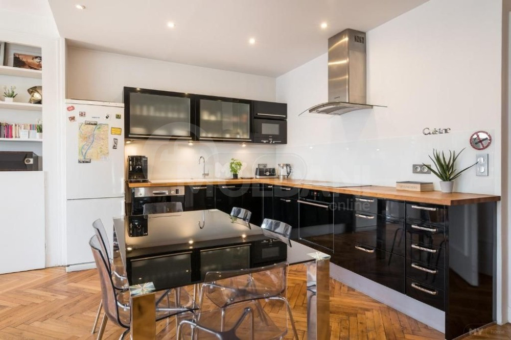 Apartments For Rent five-room 205м² 7/14 floor Tbilisi - photo 2