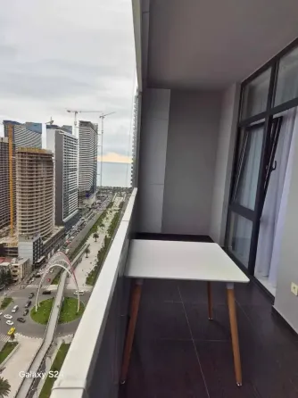 ქირავდება 3 ოთახიანი ბინა 60მ² 28/35 სართ თბილისი