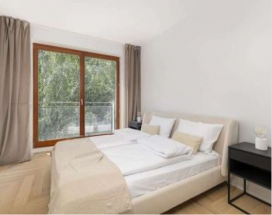 ქირავდება 3 ოთახიანი ბინა 130მ² 4/15 სართ თბილისი