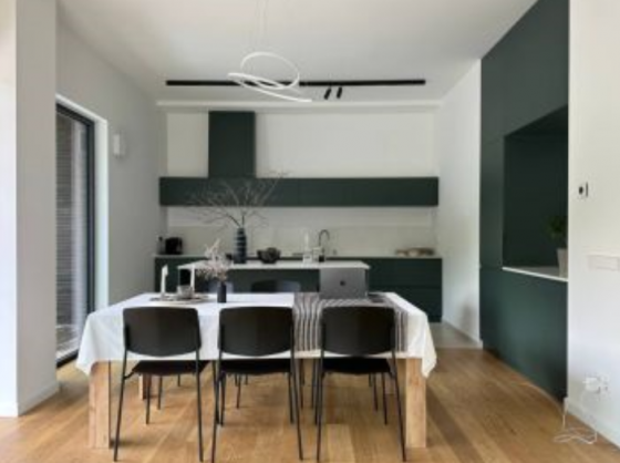 ქირავდება 3 ოთახიანი ბინა 150მ² 4/5 სართ თბილისი