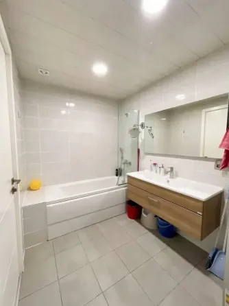 ქირავდება 3 ოთახიანი ბინა 130მ² 3/23 სართ თბილისი