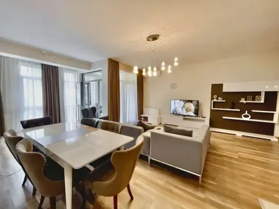 ქირავდება 3 ოთახიანი ბინა 130მ² 3/23 სართ თბილისი