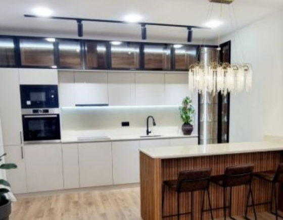 ქირავდება 3 ოთახიანი ბინა 140მ² 11/22 სართ თბილისი