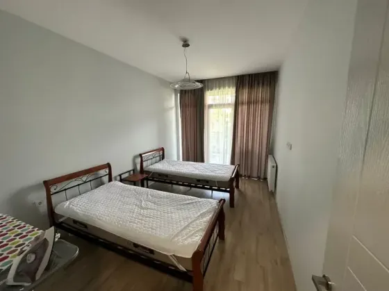 ქირავდება 3 ოთახიანი ბინა 135მ² 4/6 სართ თბილისი