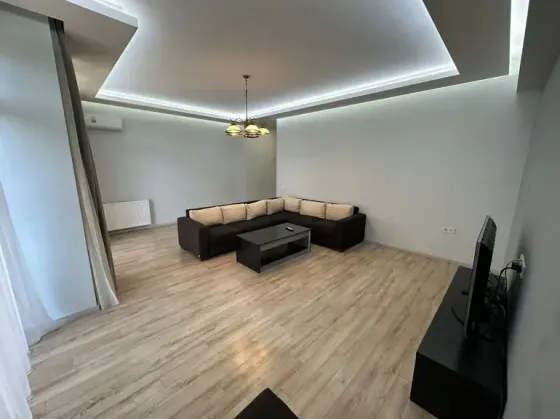 ქირავდება 3 ოთახიანი ბინა 135მ² 4/6 სართ თბილისი