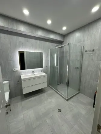 ქირავდება 3 ოთახიანი ბინა 135მ² 4/6 სართ თბილისი