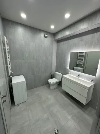 ქირავდება 3 ოთახიანი ბინა 135მ² 4/6 სართ თბილისი