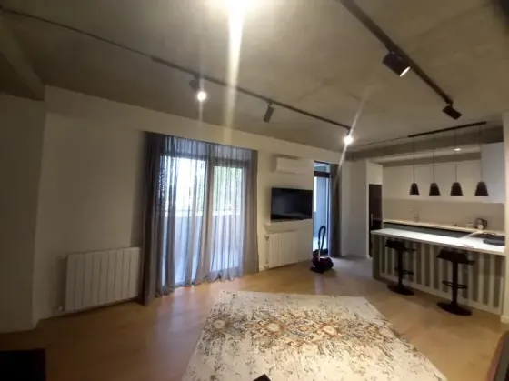 ქირავდება 3 ოთახიანი ბინა 75მ² 2/10 სართ თბილისი