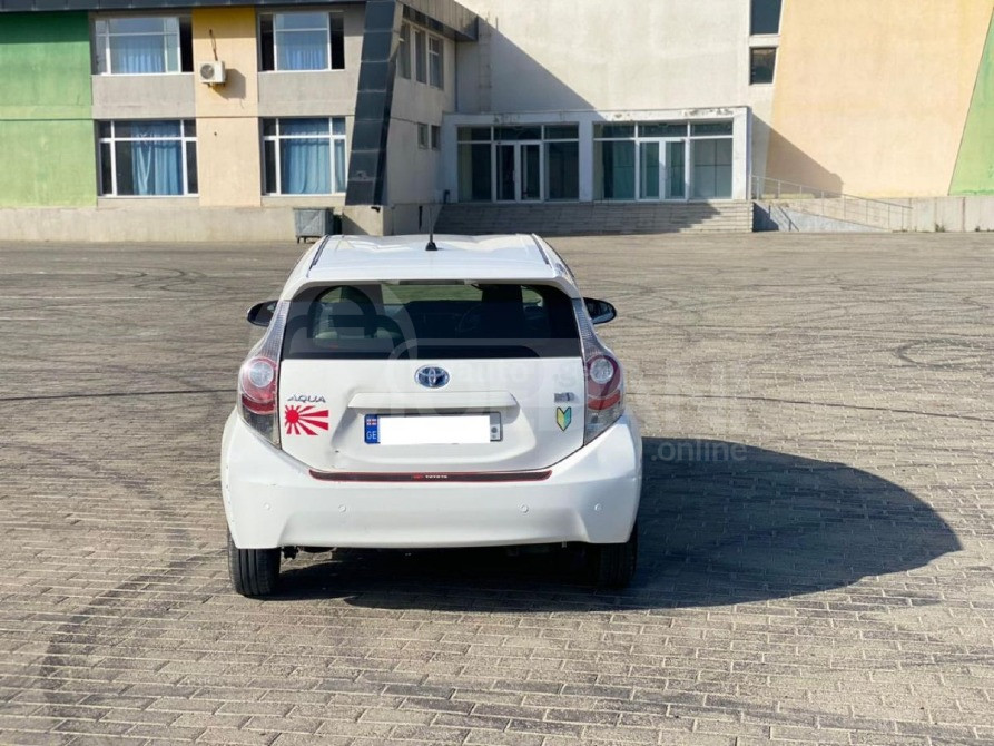 Toyota Aqua 1.5L 2012 Тбилиси - изображение 3